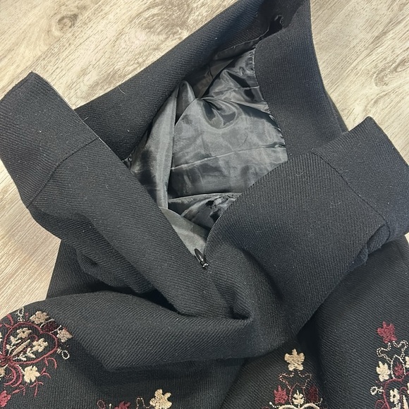 Japanese Designer Chic Embroidered Pleated Scalloped Edge A-Line 100% Wool Skirt - Picture 5 of 7